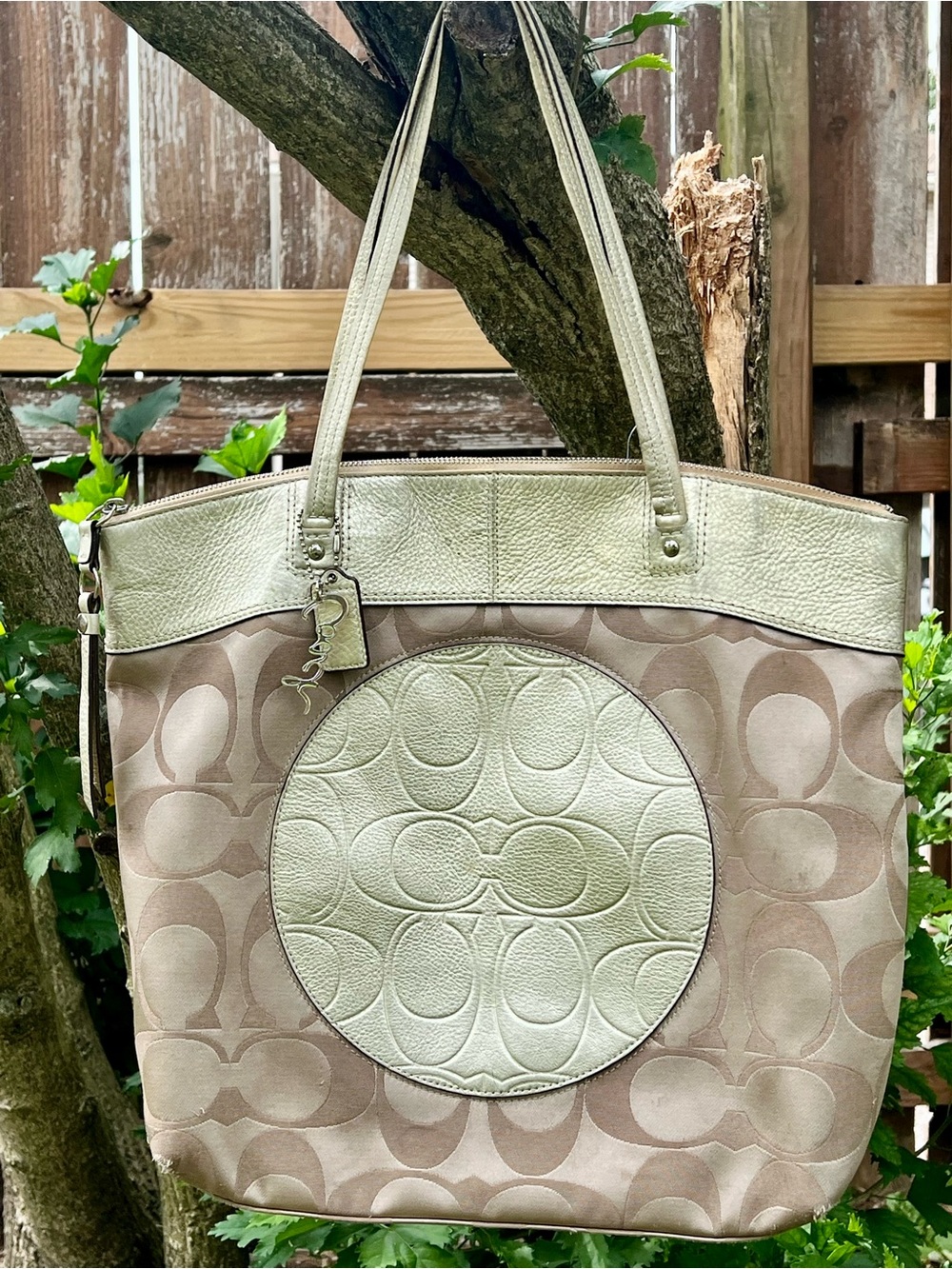 Authentic Coach Large Tote Patchwork Signature Canvas Gold Beige y2k Keychains - Picture 3 of 15